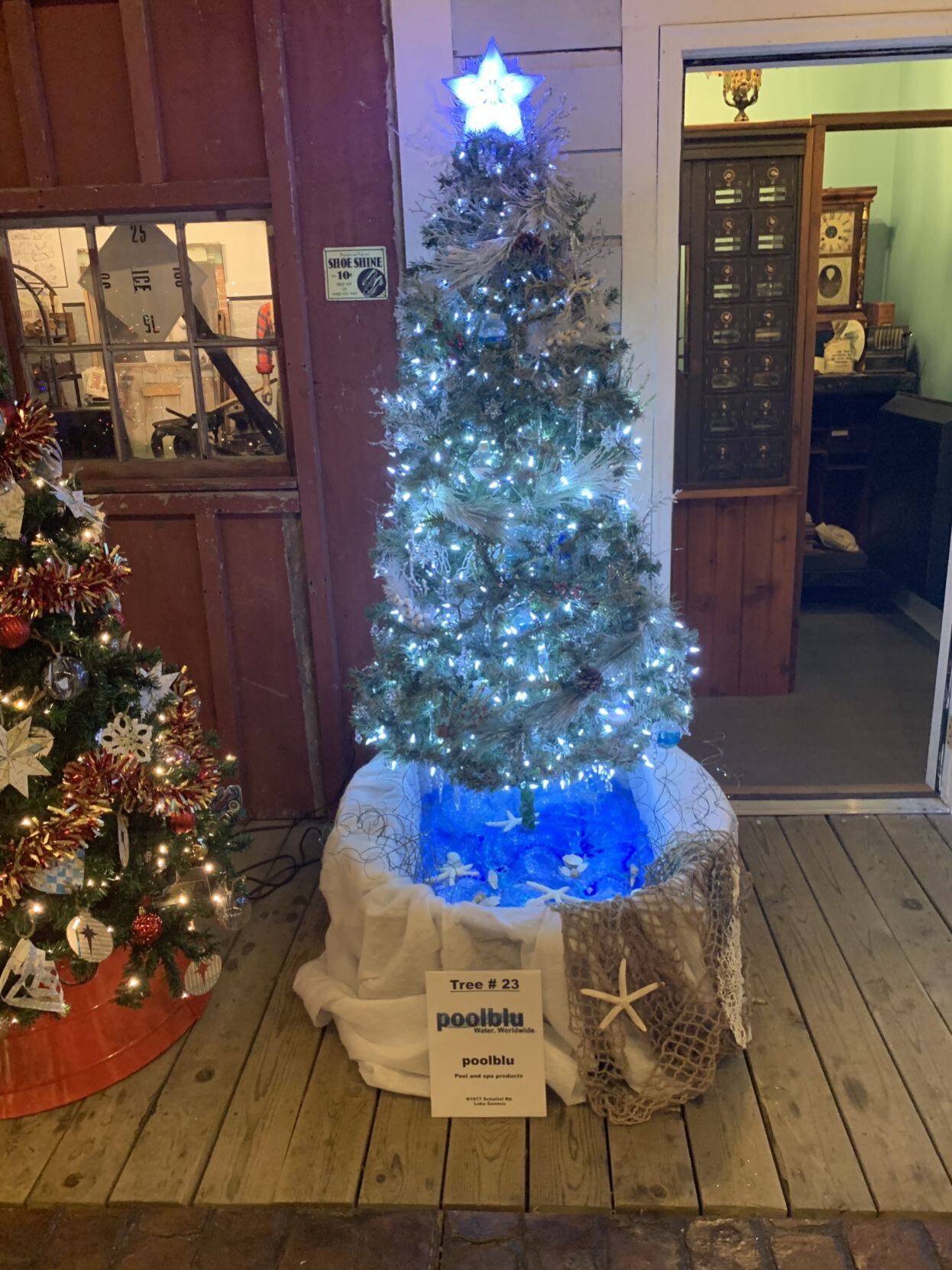 Pool Blu tree